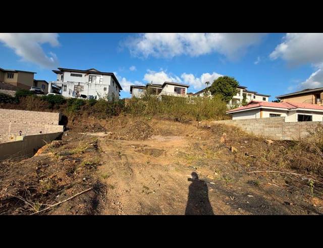 LAND FOR SALE IN UMKUMBAAN